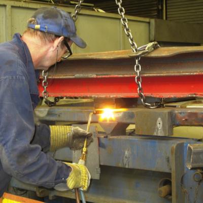 Burg Trailer Service Reparatie En Onderhoud Richtbank 1